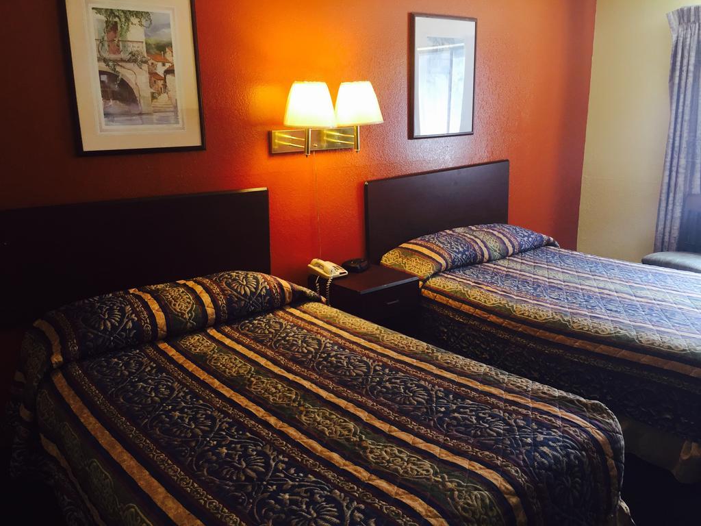 Super Inn Lodge West Room photo